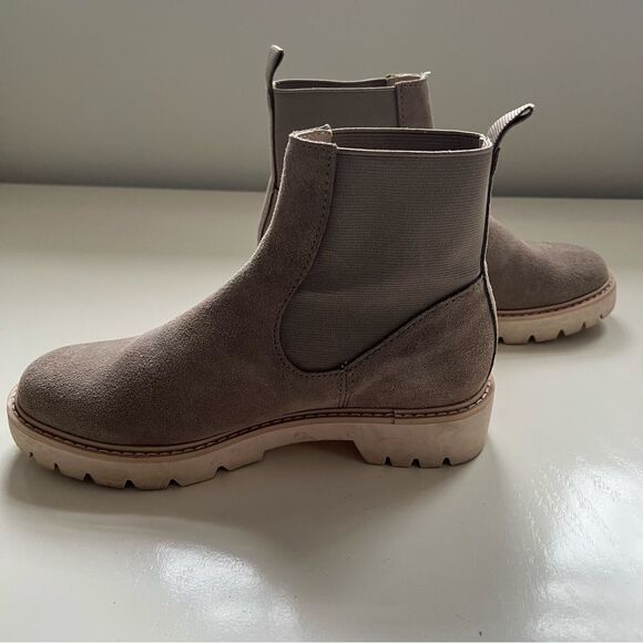 Dolce Vita Chelsea Boots Lug Sole Taupe Suede Size 6 - Picture 4 of 8